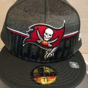 NFL Tampa Bay Buccaneers New Era 59FIFTY size 7 3/4 Hat Cap NWT Please Read